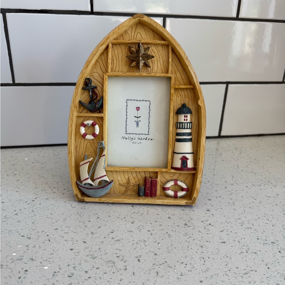 RESIN NAUTICAL THEMED BOAT SHAPED PICTURE PHOTO FRAME 3" X 5"
